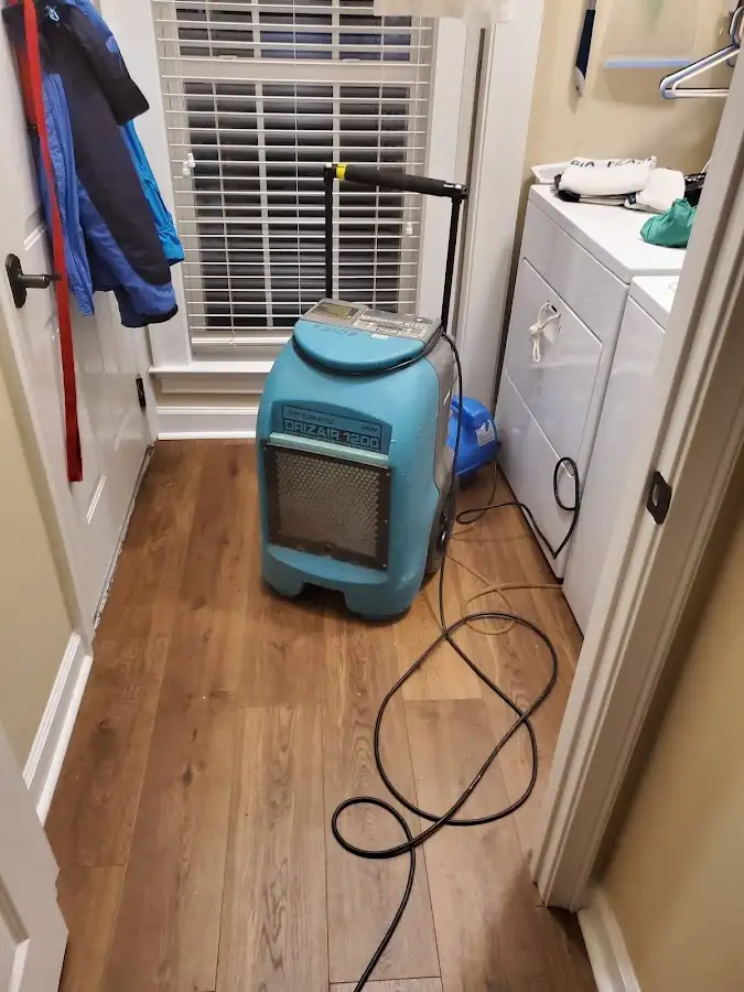 Commercial dehumidifier deployed for Crawl Space Restoration in Ashland City